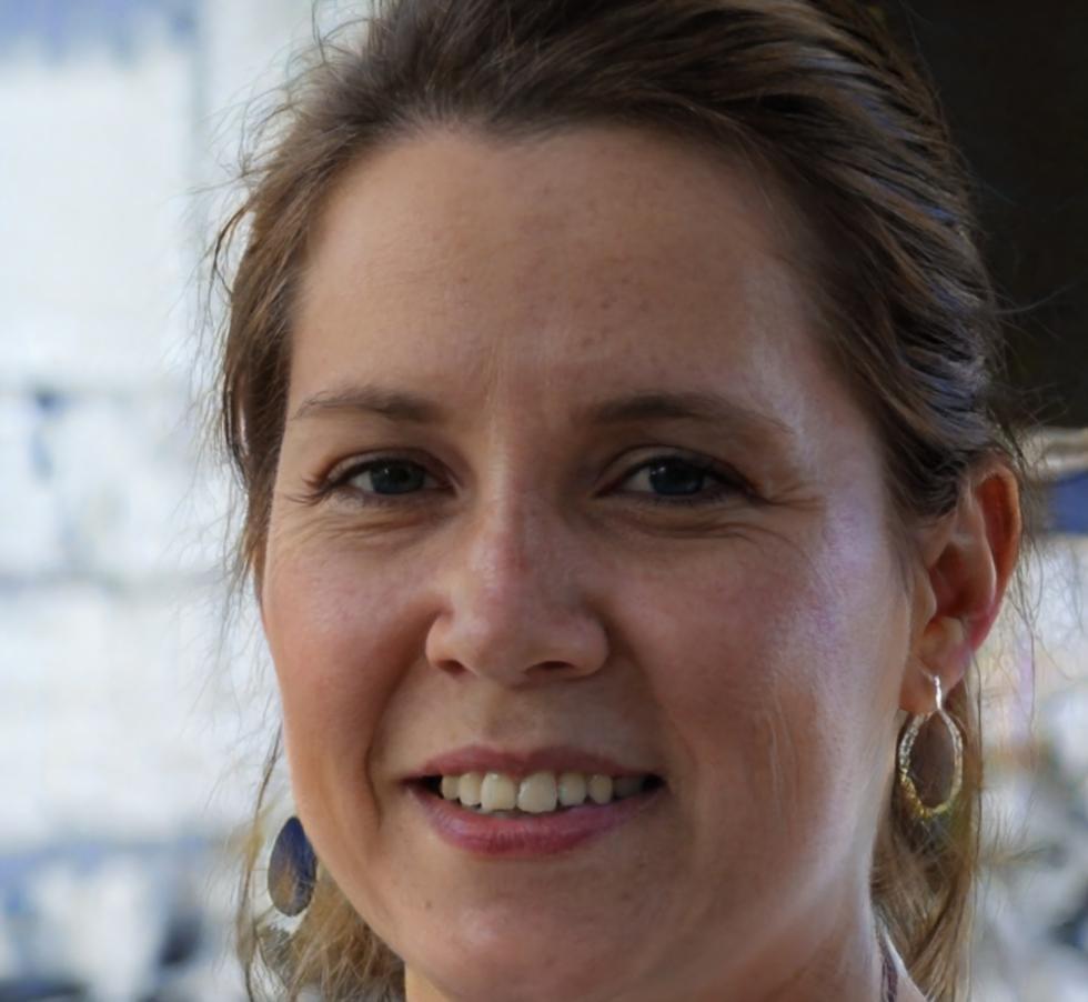Carmen Restrepo investment educator